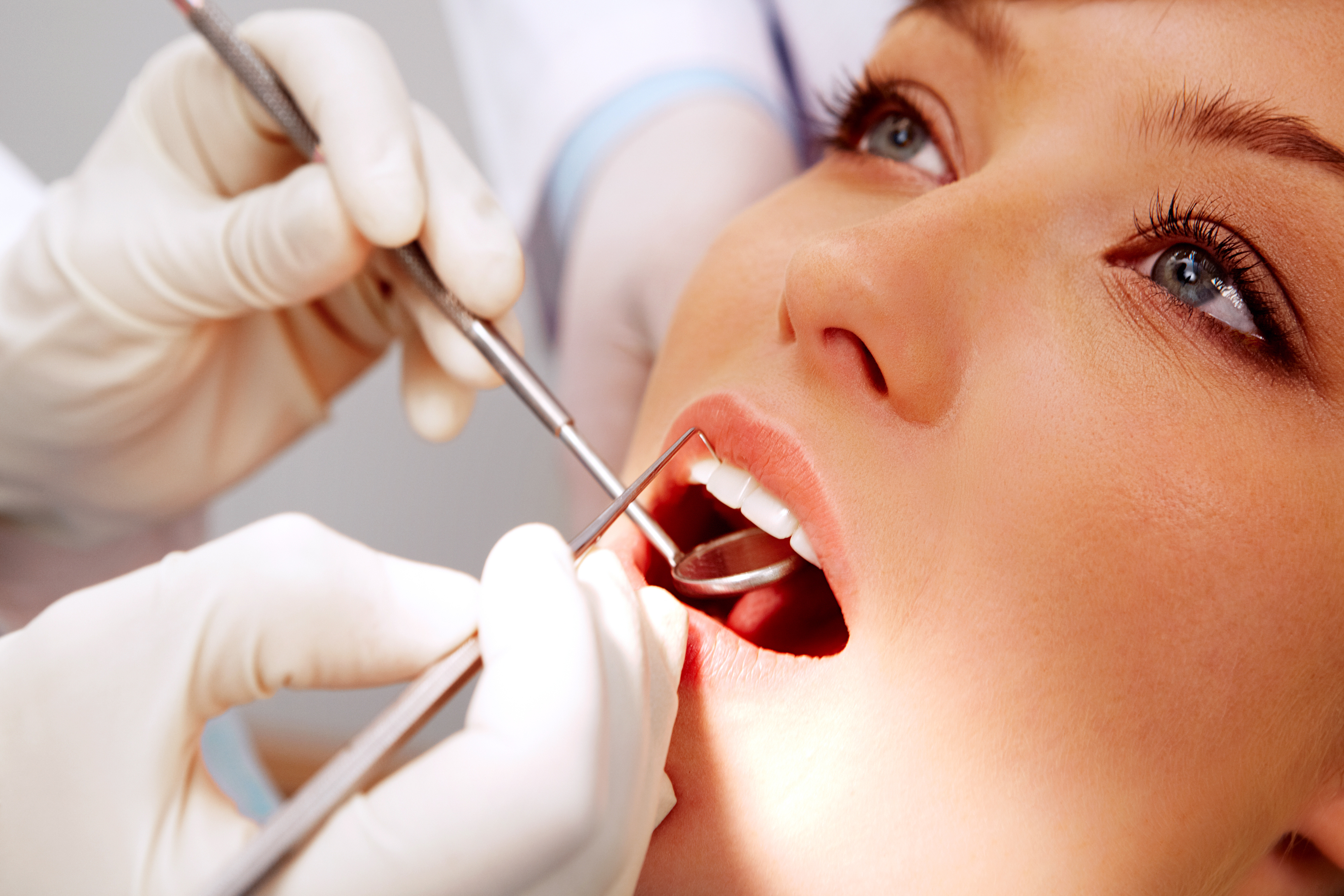 Протезирование зубов в клинике Дэнта Плюс